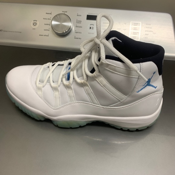 Men’s Jordan 11s Legend blue - Picture 2 of 12